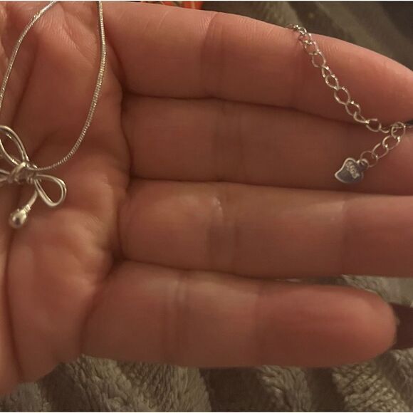 The Bow tie Pendant clavicle necklace - Picture 6 of 8